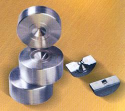 供應(yīng)各類(lèi)模具及五金工具 鎢鋼模具、拉絲模具、絞線(xiàn)模、聚晶模具全方位解析